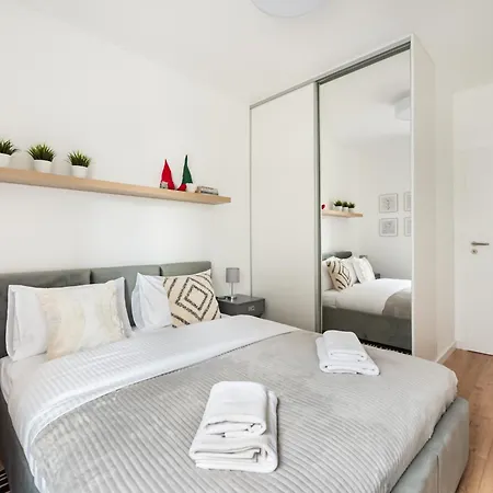 Ursus Chic Apartment Warsaw Exterior photo